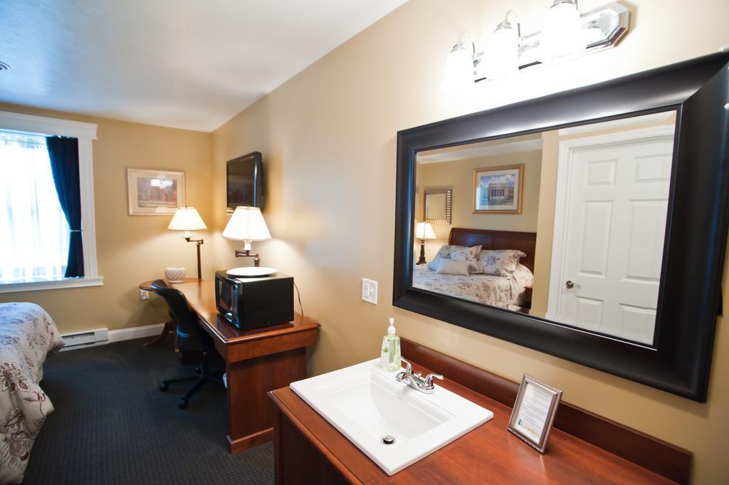 Beacon Hotel Oswego Dış mekan fotoğraf