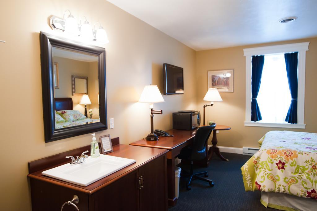 Beacon Hotel Oswego Dış mekan fotoğraf